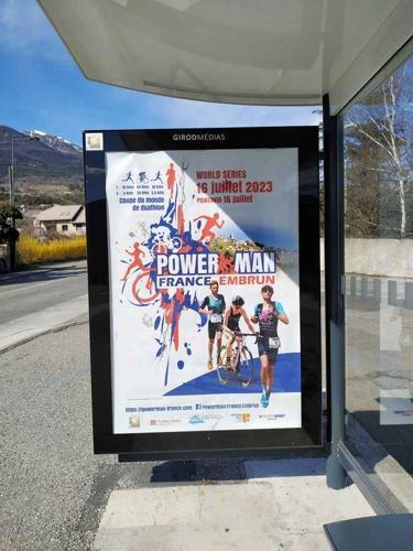 Création d'une affiche publicitaire abribus pour une épreuve sportive par Sylvie Brossois graphiste (Gap, Hautes-Alpes en PACA)
