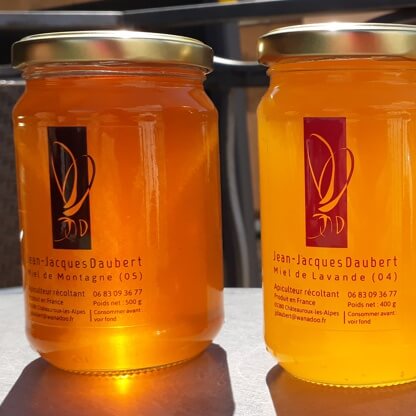 Création d'étiquettes autocollantes pour des pots de miel par Sylvie Brossois graphiste (Gap, Hautes-Alpes en région PACA)
