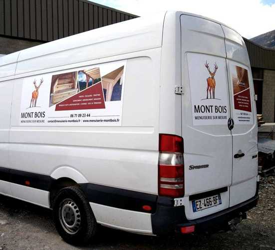 Création d'un covering véhicule ajustable pour un menuisier par Sylvie Brossois graphiste (Gap, Hautes-Alpes en région PACA)