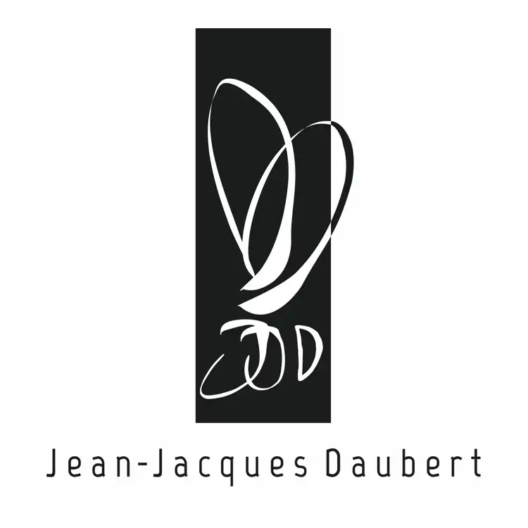Création du logo et des étiquettes des pots de miel d'un apiculteur des Hautes-Alpes, dans un style design et artistique