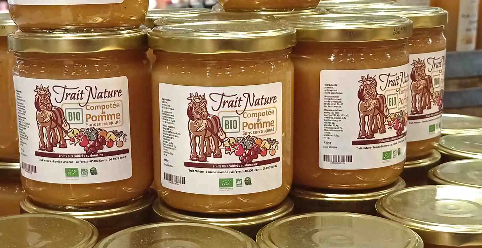 Création d'étiquettes pour des pots de compote bio du producteur Trait Nature