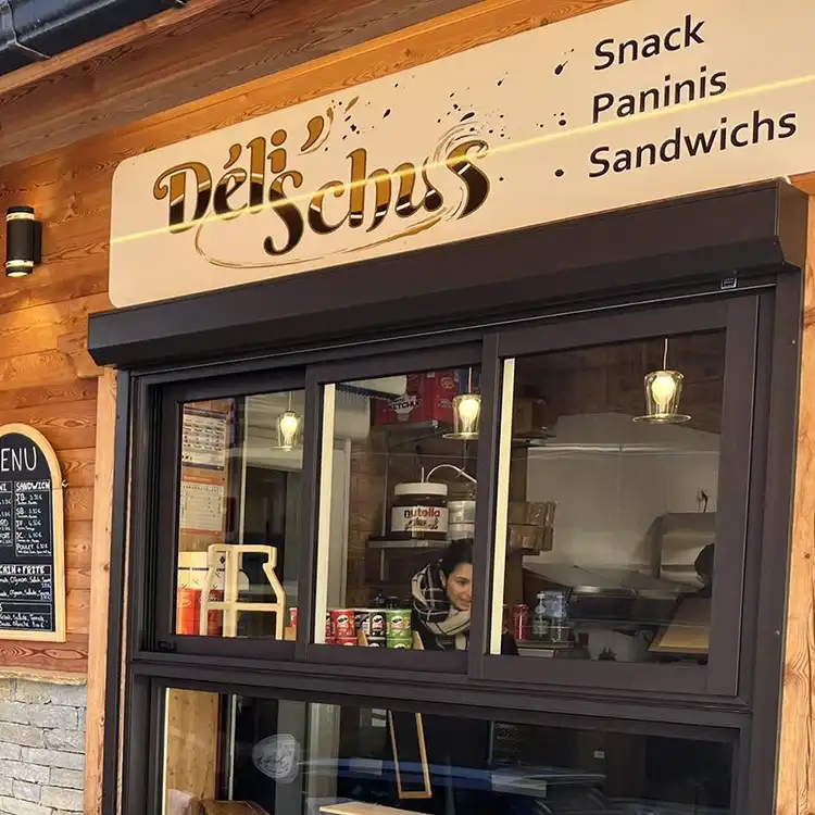 Logo et enseigne pour un snack d'altitude, Risoul